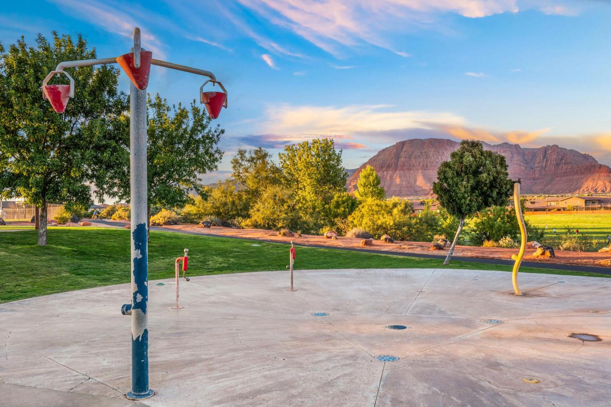 Pv 99 Private Hot Tub, Ping Pong Table, Xbox X Series And Resort Amenities Santa Clara Exterior photo