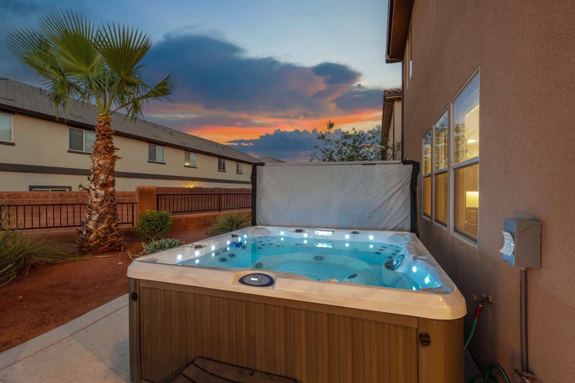 Pv 99 Private Hot Tub, Ping Pong Table, Xbox X Series And Resort Amenities Santa Clara Exterior photo